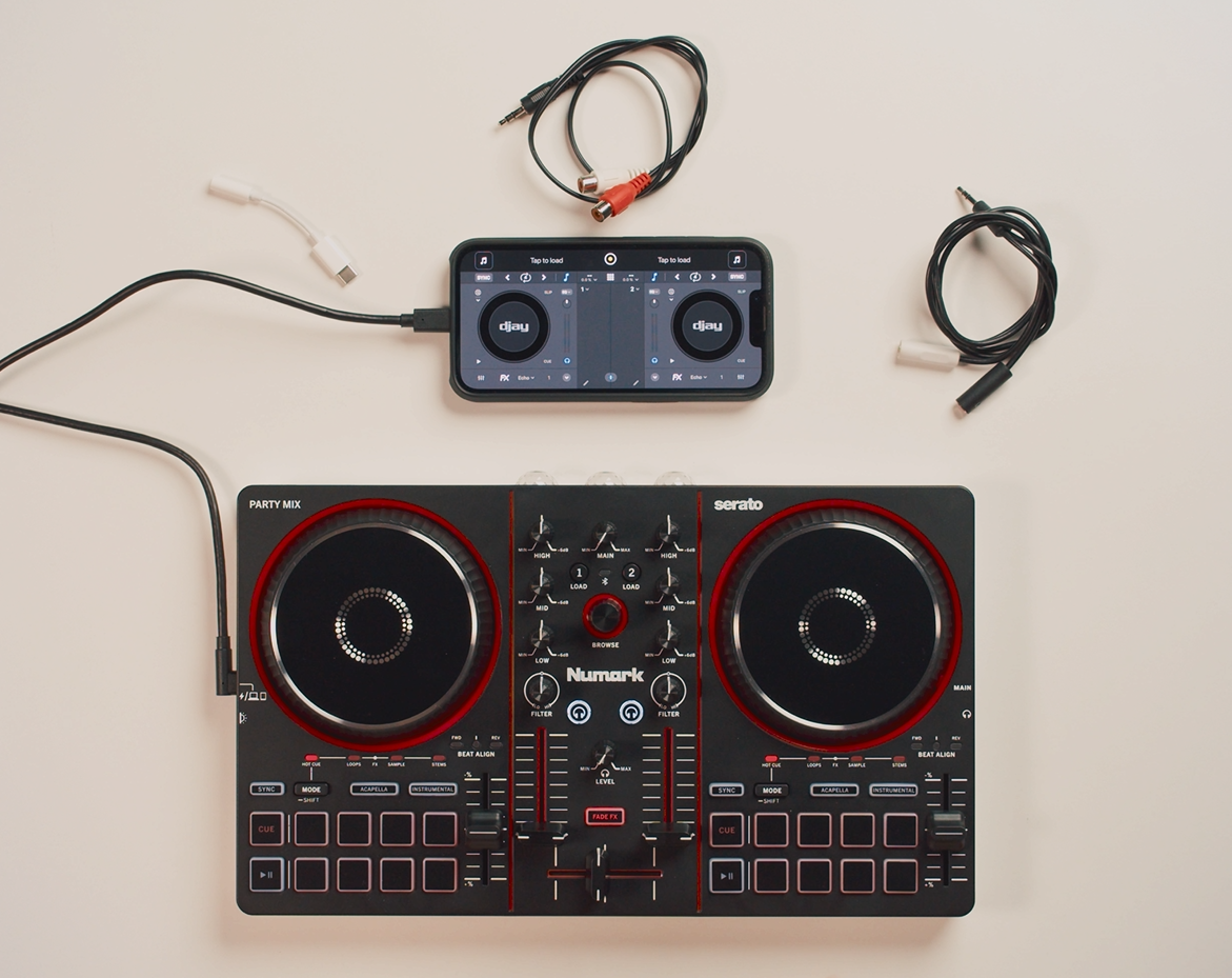 Amazon.com: Numark Party Mix III Bluetooth DJ Controller with